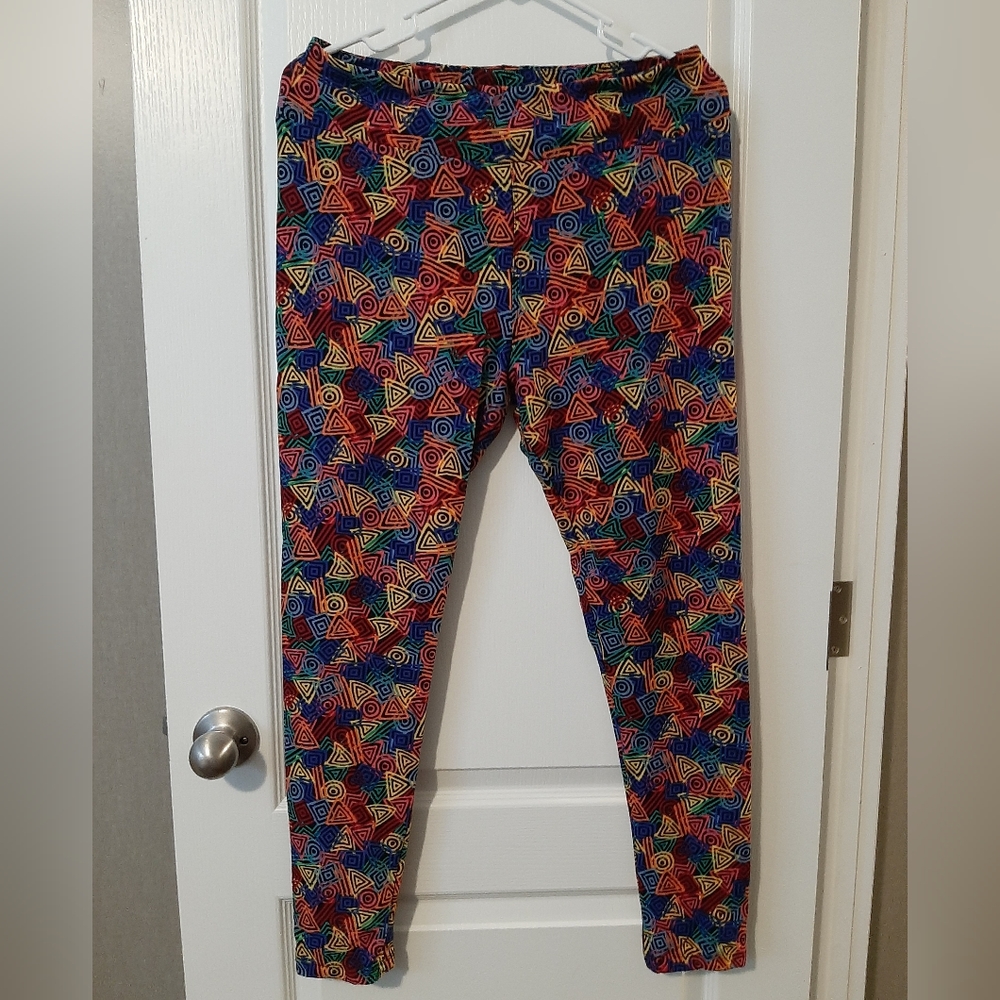 Buttery soft LuLaRoe leggings TC (12-18)